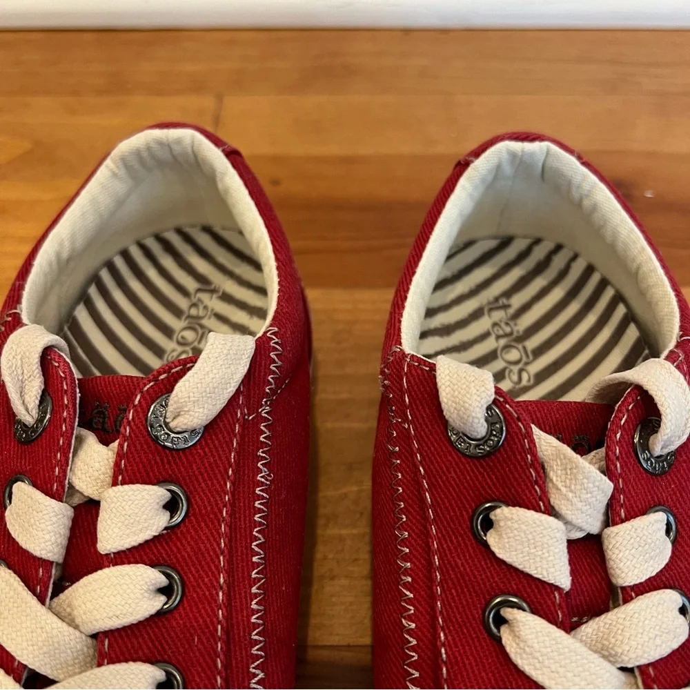 Taos Sneakers Womens 9 Red Canvas Lace Up Moc Star Walking Shoes Comfort Casual - Picture 7 of 15